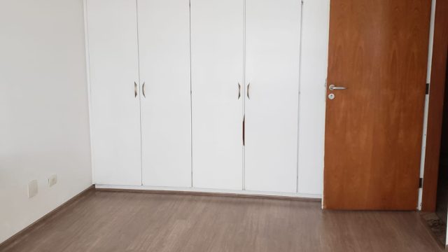 Apartamento com 4 Quartos e 5 Vagas / 5019