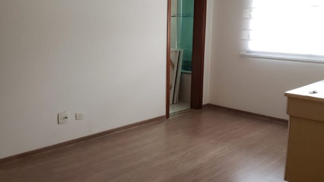 Apartamento com 4 Quartos e 5 Vagas / 5019