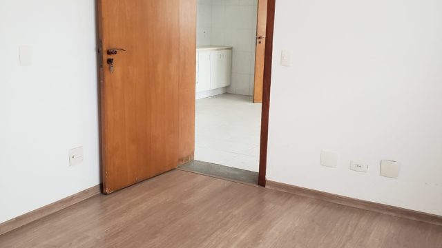 Apartamento com 4 Quartos e 5 Vagas / 5019