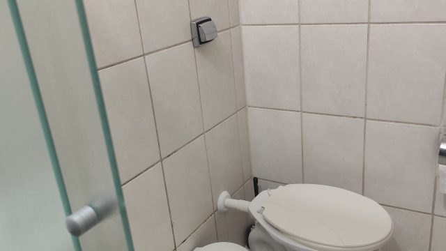 7032